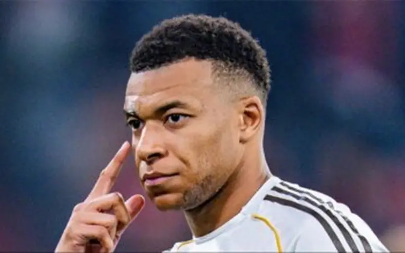 مبابي يحصد جائزة الأفضل في ريال مدريد رغم الموسم الصفري